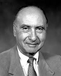 הנסיון לשמור על אובייקטיביות מוחלטת הינו קאונטר-פרודוקטיבי עבור השגת תוצאות תרפויטיות מיטביות וחסר תוחלת בבסיסו. הביוכימאי והפסיכיאטר אברהם הופר.